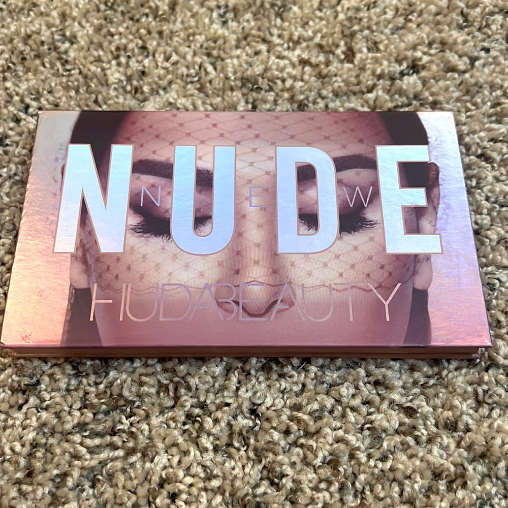 Huda Beauty Nude Eyeshadow Palette